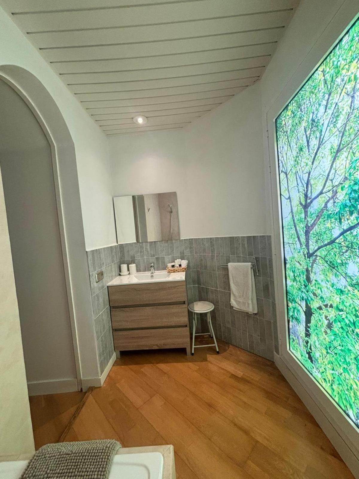 Spacious & Comfortable Flat In Centric Eixample * Barcelona